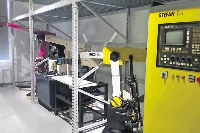 Vsi pionirski slovenski roboti, ki jih hrani Tehniški muzej Slovenije, so shranjeni v depojih v Pivki.