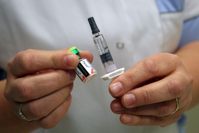 Obsežna raziskava ovrgla povezavo med cepljenjem proti ošpicam in avtizmom