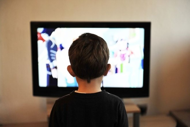 Starši se pogosto pritožujejo zaradi časa, ki ga njihovi otroci preživijo pred televizorjem.