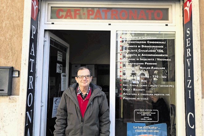 Brezposelni Giuseppe Calafiore je prejšnji teden v Rimu zaprosil za državno miloščine, ki se ji reče državljanski dohodek.