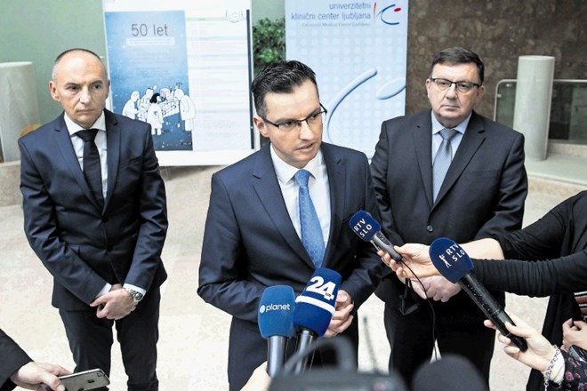Premier Marjan Šarec (v sredini) je že danes popoldne predlagal novega kandidata za ministra za zdravje. Sama Fakina (desno)...