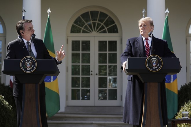 Ameriški predsednik Donald Trump je v Beli hiši sprejel brazilskega kolega Jairja Bolsonara.