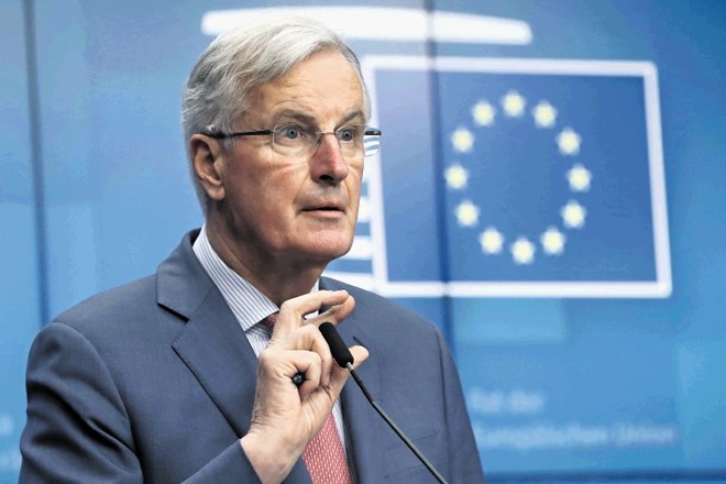 Glavni pogajalec EU za brexit Michel Barnier pravi, da pride v poštev le krajša prestavitev britanskega izstopa iz EU, če ne...