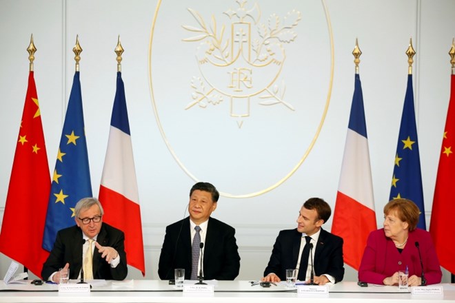 Emmanuel Macron (drugi iz desne), Xi Jinping (drugi iz leve), Angela Merkel (povsem desno) in Jean-Claud Juncker (povsem...