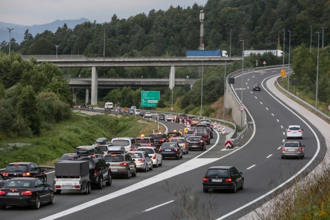 Za manjšo gnečo na ljubljanskem avtocestnem obroču predvidena širitev vpadnic v tripasovnice