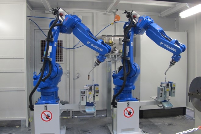 Odprtje Yaskawine kočevske tovarne robotov 8. aprila 