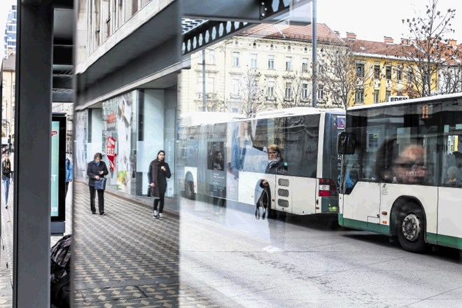 Javni potniški promet v Ljubljani še zdaleč ne dosega zastavljenih ciljev, za kar je v veliki meri kriva njegova...