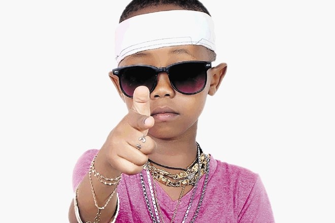 Otroški raper Fresh Kid (Novi mulc) se upira zahtevi, da bi zapustil glasbeni oder.