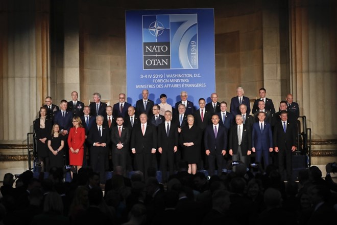 V Washingtonu so se na praznovanju 70. obletnice zveze Nato in ministrskem zasedanju zbrali zunanji ministri 29 držav članic...