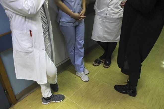 Medicinske sestre po napovedi Fidesa: Delale bomo toliko kot zdravniki