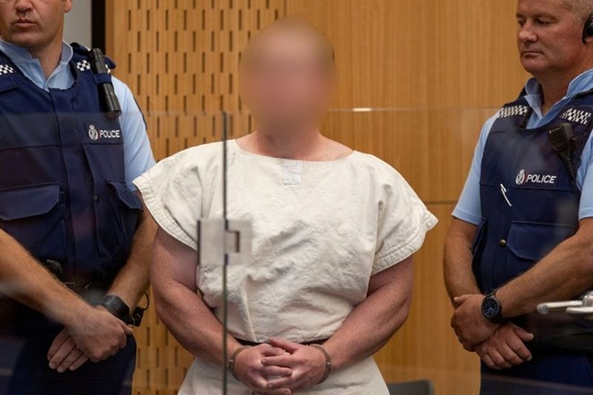 Napadalec danes ni kazal nobenih čustev, ko je preko video povezave iz strogo zavarovanega zapora v Aucklandu sodeloval na...