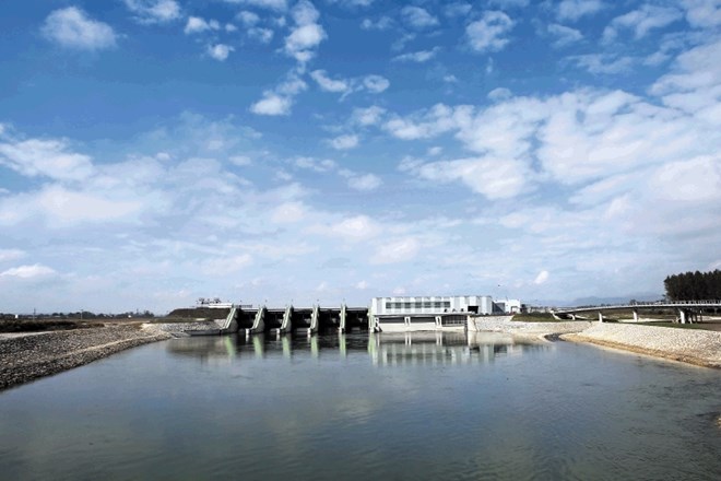 Konec lanskega leta je ministrstvo za okolje in prostor  družbi HESS izdalo uporabno dovoljenje za hidroelektrarno Brežice,...
