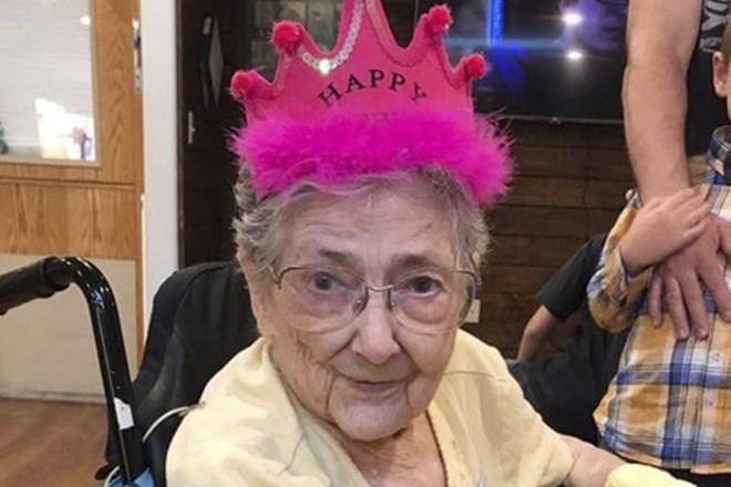 99-letna Rose Marie Bentley, ki je imela organe na napačni strani telesa.