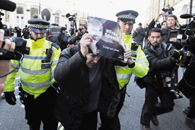 Londonska policija je imela po aretaciji Assangea opraviti z zagovorniki svobode govora.