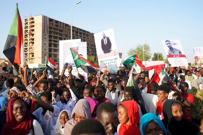 Protestniki v Sudanu zahtevajo oblikovanje civilne vlade 
