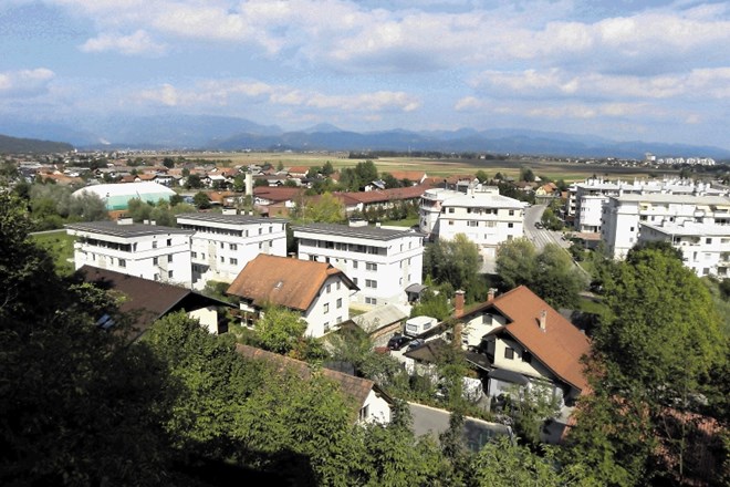 Naselje Trzin se vse bolj širi, vse bolj je obremenjena tudi osrednja prometna povezava Ljubljana–Mengeš, ob kateri bodo...