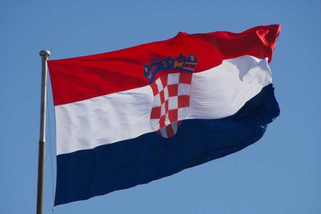 Združenje državljanov Zrinska garda Čakovec je v hrvaškem parlamentu vložilo zahtevo za spremembo besedila državne himne Lepa...