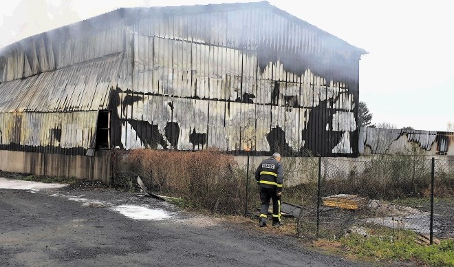 Komaj pet dni po požaru, ki je uničil halo za skladiščenje odpadne embalaže, so morali gasilci znova na nujno intervencijo na...