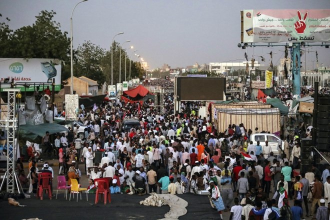 Sudanska vojska zavezana k predaji oblasti civilistom