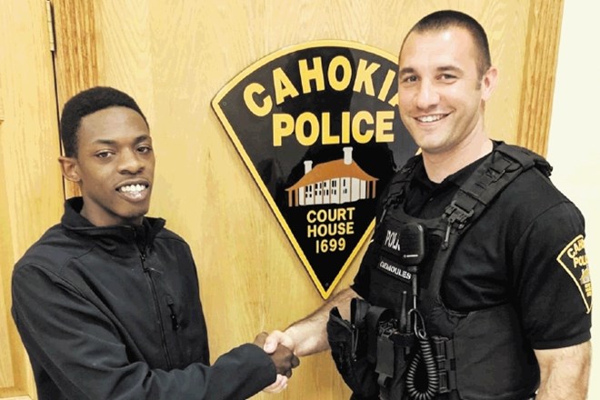 Policist Gemoules je (začasno) spregledal prekršek mladega Ka'Shawna in ga celo zapeljal na razgovor za službo.