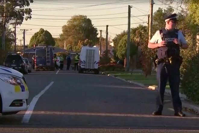 Novozelandska policija zaradi domnevne bombe aretirala moškega 