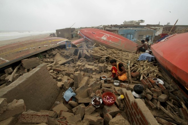 Število smrtnih žrtev ciklona Fani, ki je v petek in soboto pustošil po vzhodu Indije in Bangladešu, je naraslo na najmanj...