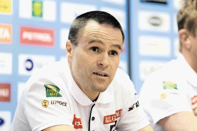 Novi glavni  trener ženske alpske smučarske reprezentance Janez Slivnik, ki se je po trinajstih letih vrnil v Slovenijo,...