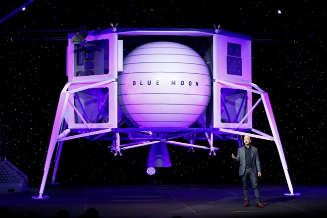Jeff Bezos je predstavil prototip vesoljskega vozila.