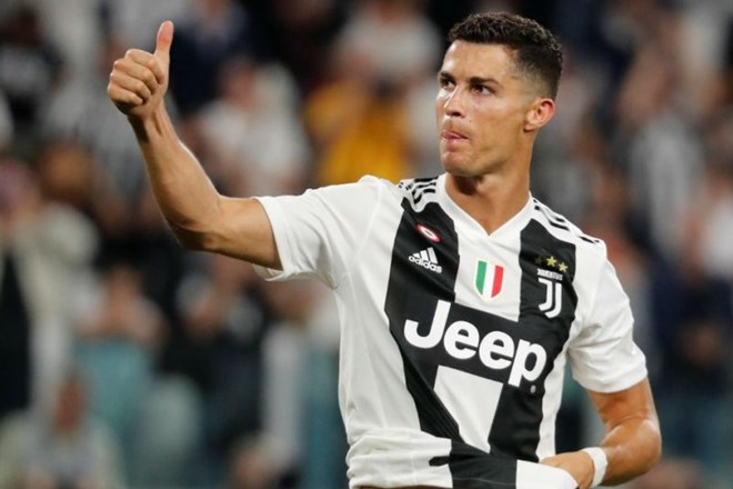 Juventusovi dresi po novem brez slovitih črt