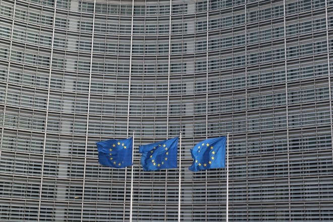 Evropska komisija petim bankam naložila milijardno kazen