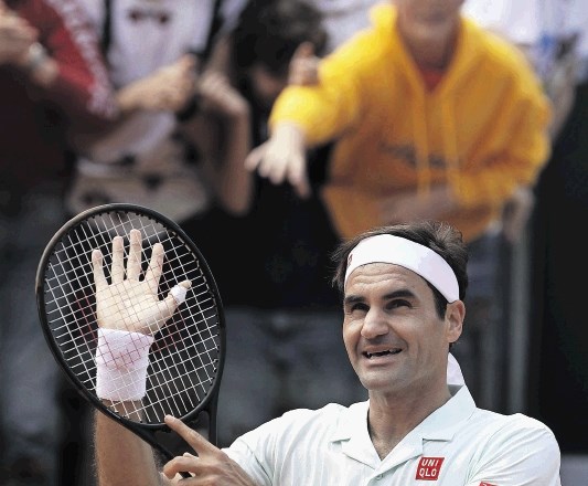 Roger Federer je včeraj na igrišču prebil skoraj štiri ure.