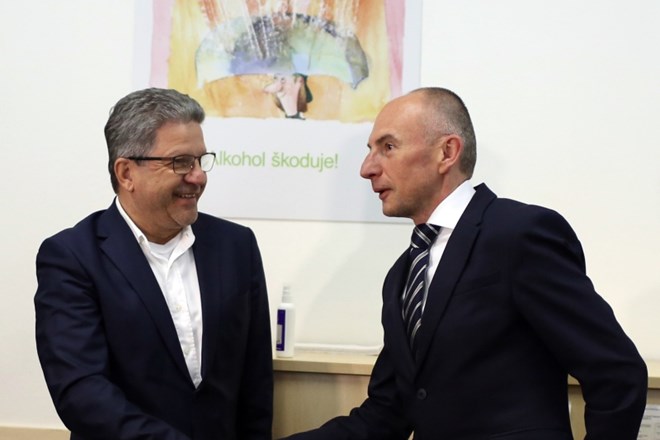 Minister za zdravje Aleš Šabeder se je danes sestal s predsednikom zdravniškega sindikata Fides Konradom Kuštrinom.