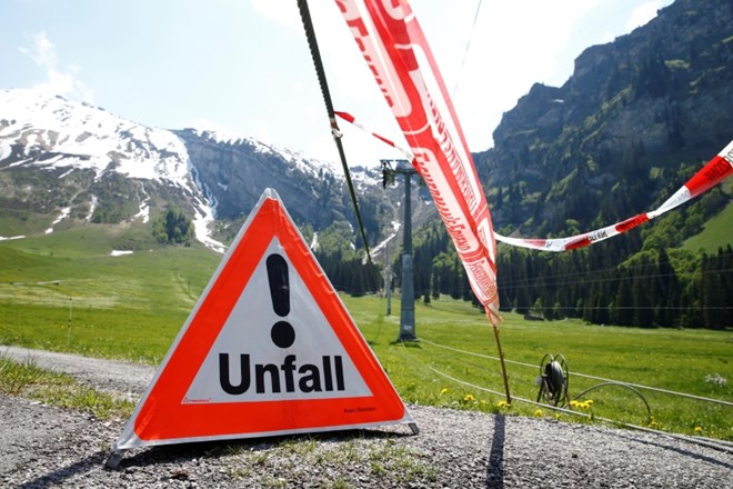 V nesreči na švicarski žičnici smrtna žrtev, šest poškodovanih