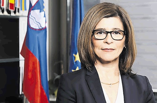 Po dosegljivih informacijah se v slovenski diplomaciji še ni zgodilo, da bi minister katerega od veleposlanikov poslal na...