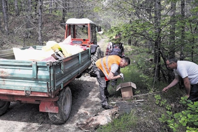 V koprski krajevni skupnosti Gradin so pripravili eno od prvih akcij čiščenja smeti za migranti. Nabrali so deset vreč...
