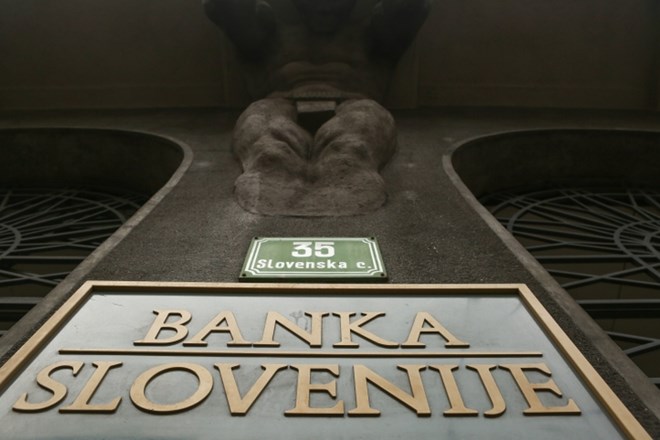 Banka Slovenije je napoved rasti slovenskega bruto domačega proizvoda (BDP) za letos znižala za 0,2 odstotne točke na 3,2...