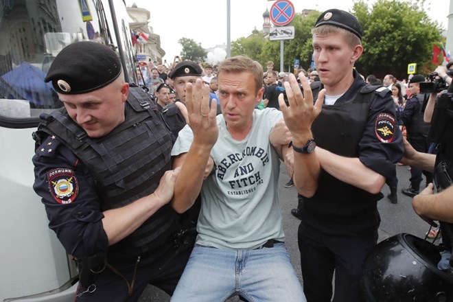 Aleksej Navalni med aretacijo