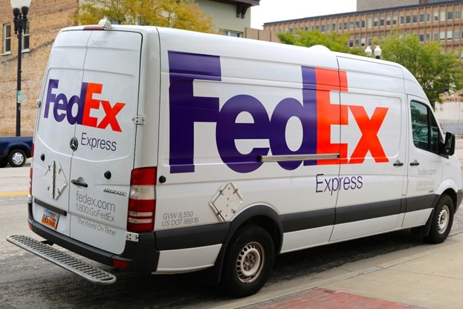 Kitajska je zaradi niza napačnih dostav pošiljk sprožila preiskavo proti ameriškemu logističnemu velikanu Fedex. Fotografija...