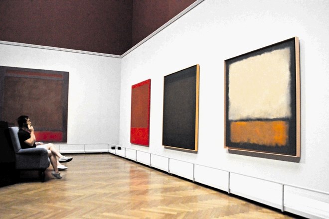 Rothko  je vse bolj aktualen,  njegove slike človeka povsem umirijo in upočasnijo naš tempo življenja. Posedujejo moč...