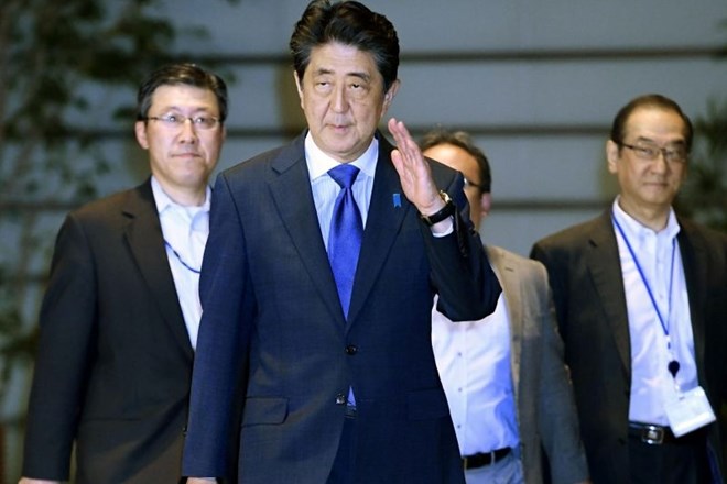 Japonski premier Šinzo Abe, fotografiran po potresu.