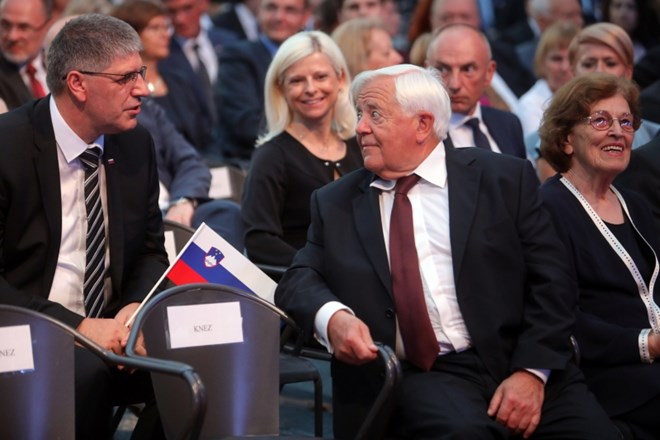 Milan Kučan (na desni) na proslavi ob dnevu državnosti