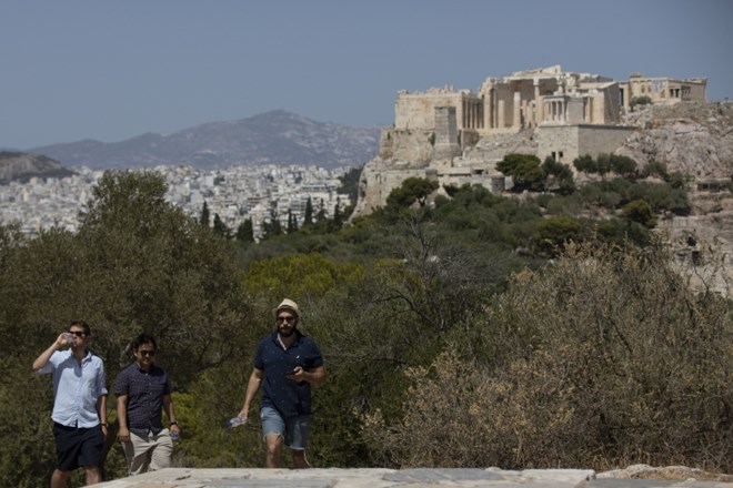 Zaradi vročinskega vala začasno zaprli atensko Akropolo