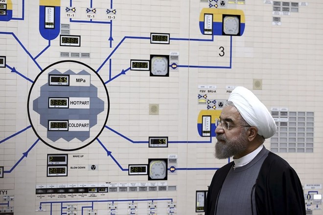 Iranski predsednik Hasan Rohani med obiskom jedrske elektrarne Bušer.