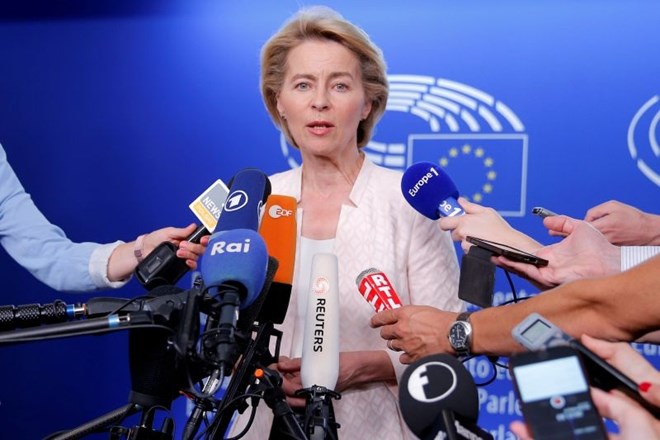 Von der Leynova želi od članic EU dva komisarska kandidata, žensko in moškega