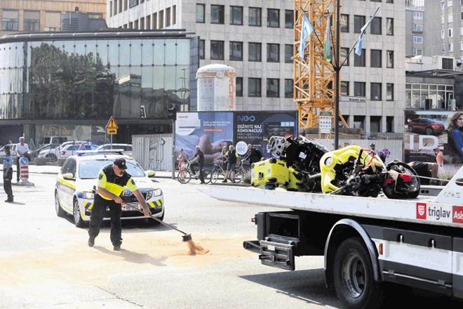 Medtem ko policisti še preiskujejo vse okoliščine odmevne nesreče reševalca na motorju v Ljubljani, je v državni zbor že...