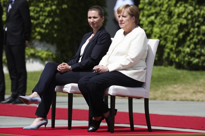 Angela Merkel (desno) in Mette Frederiksen (levo)