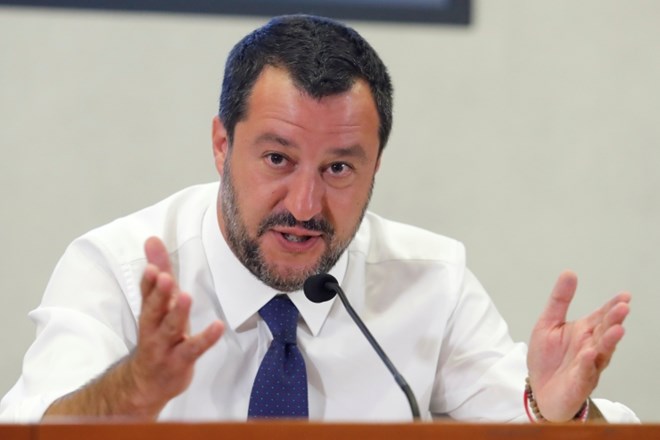 Italijanski notranji minister Matteo Salvini se je v torek pohvalil, da je bil on tisti, ki je policiji dal prvi namig za...