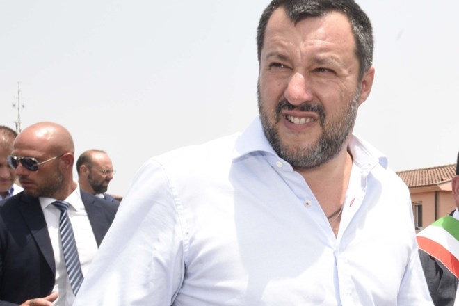 Podpredsednik italijanske vlade in vodja Lige Matteo Salvini je danes koalicijskemu Gibanju pet zvezd zagrozil s predčasnimi...