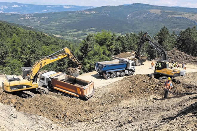 Ko so pregledovali ponudbo izbranega konzorcija za gradnjo objektov čez dolino Glinščice, so v Kolektorju CPG opazili, da...
