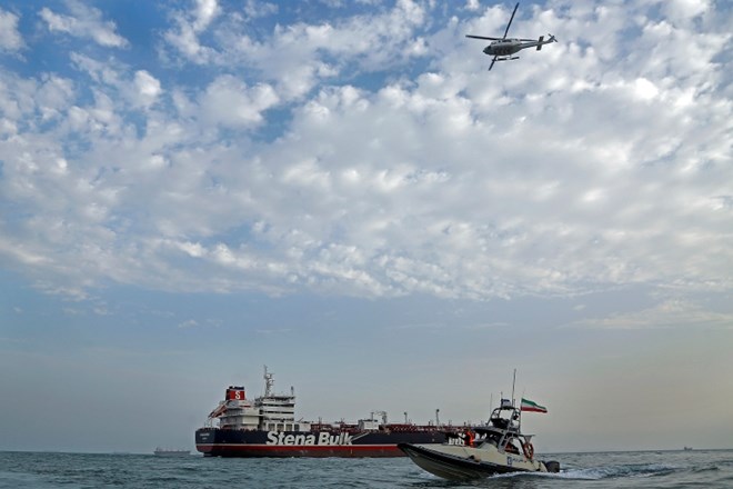 Napetosti v Perzijskem zalivu dvigujejo cene nafte
